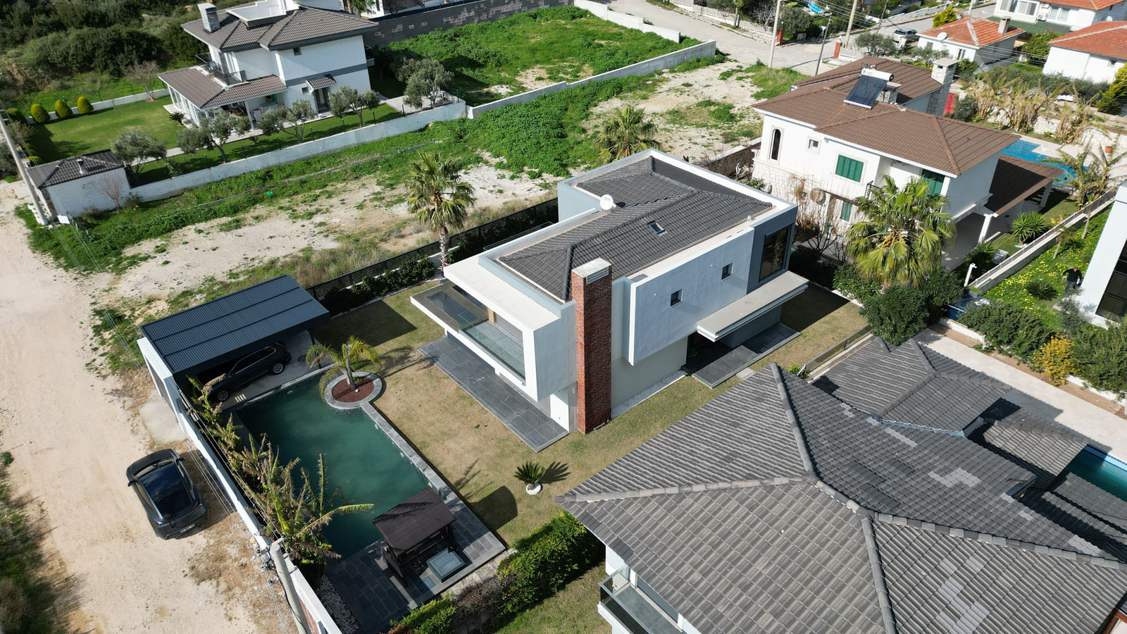 Fully Detached Villa with Pool in Çeşme Fenerburnu, Close to Marina 